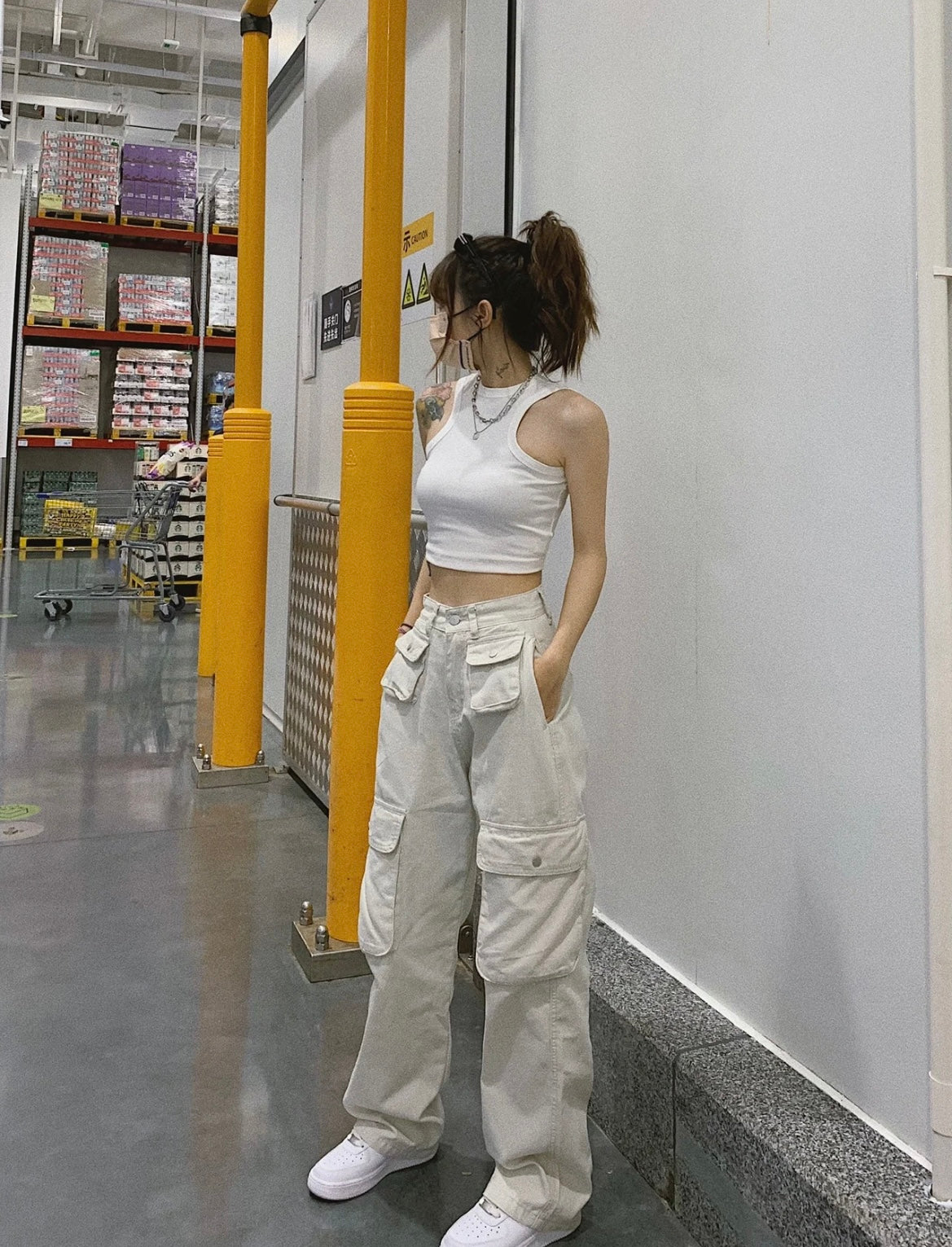 Sun. 多口袋米色挺版工裝褲