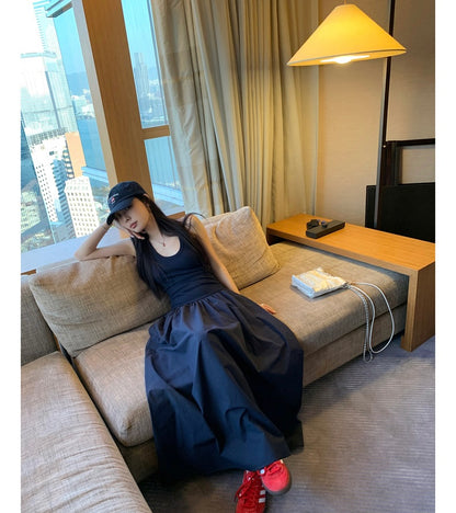 Sun. 法式蓬蓬設計感收腰修身連身裙 藏青