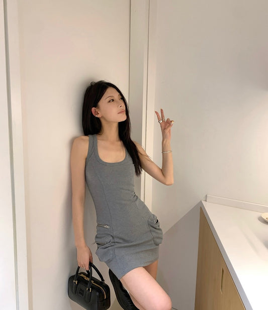 Wed. 辣妹專屬 復古拉鍊口袋U領背心連身裙 灰/白