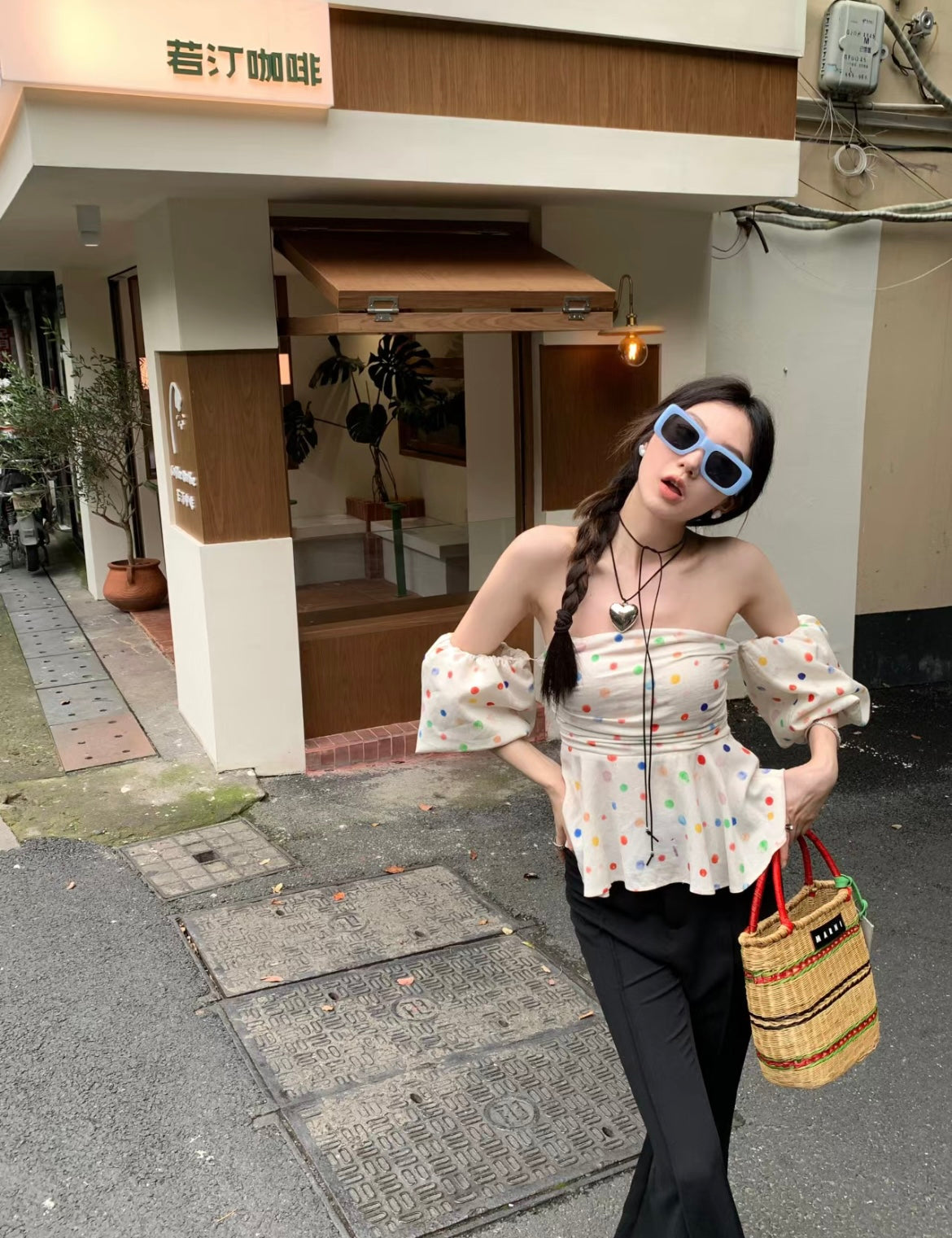 Sat. 泡泡袖彩虹點平口上衣