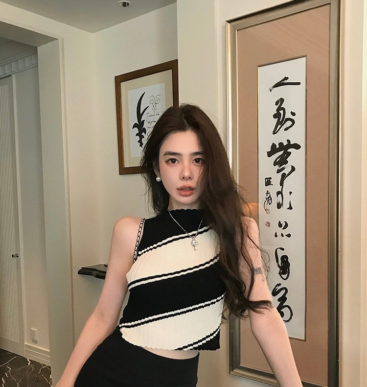 Tue. 旋轉羅紋套頭背心