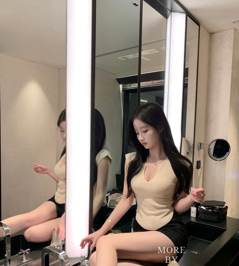 Wed. 性感小心機 圓弧小飛袖針織上衣 杏