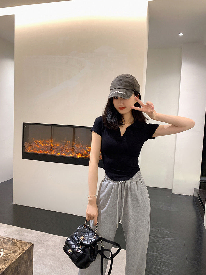 Sun. 自留 修身Polo領u弧上衣 黑