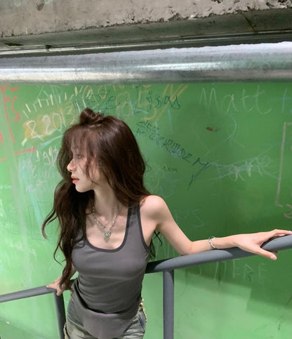 Mon. U領螺紋圓弧背心 灰