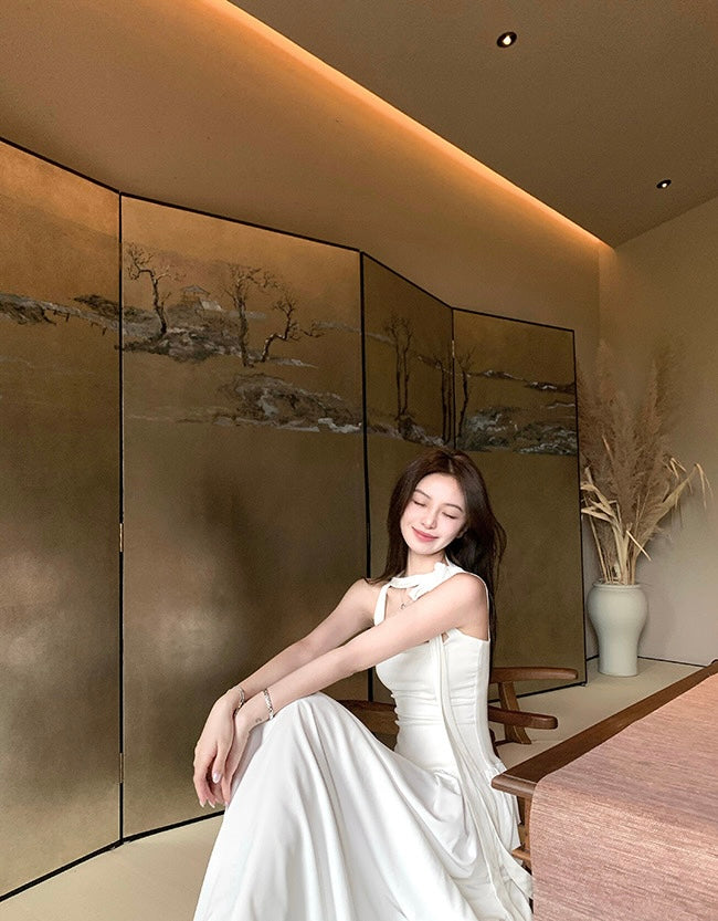 Sun. 氣質藝術家 方領飄帶掛脖收腰赫本連身裙 白