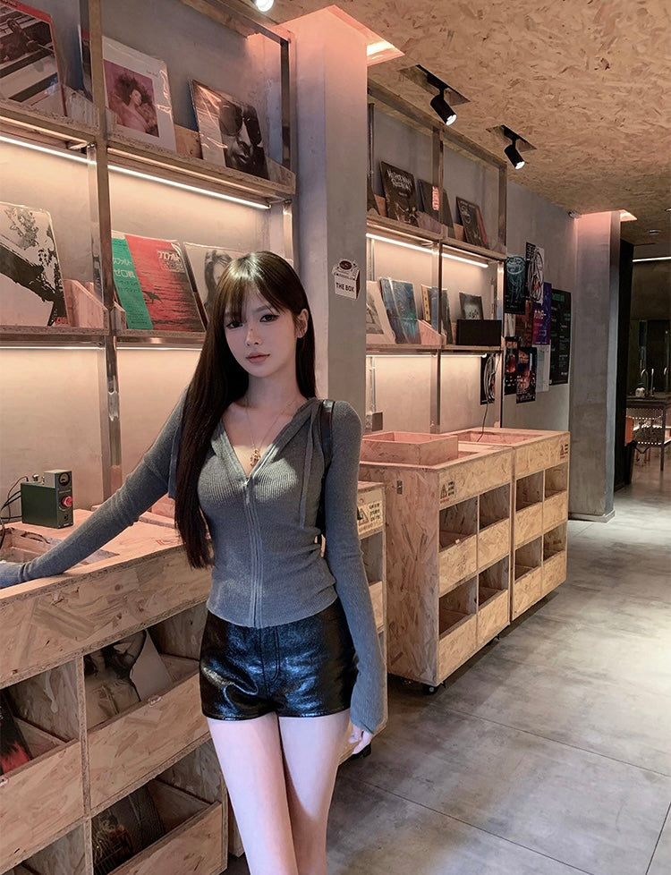Fri. 百搭雅痞黑色漆皮短褲
