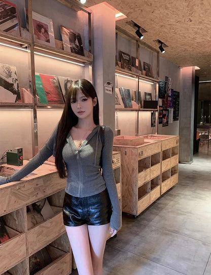 Fri. 百搭雅痞黑色漆皮短褲