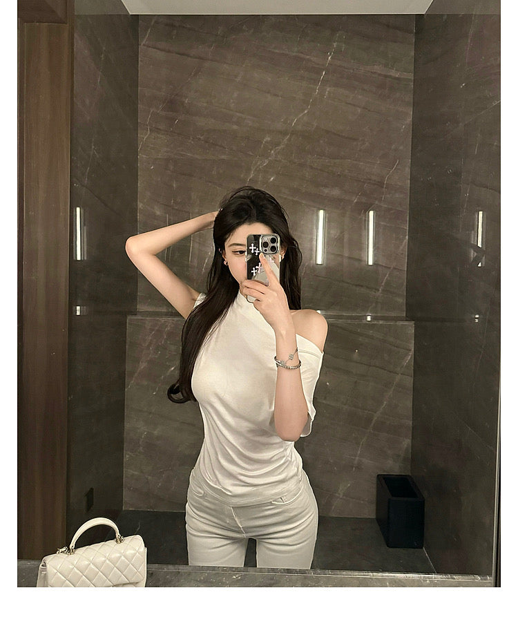 Wed. 百搭舒適感滿分 斜肩可兩穿慵懶上衣 黑/白