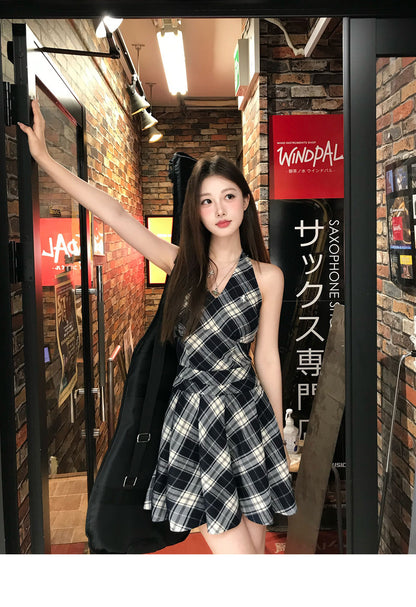 Tue. 昭和少女 日系感格紋削肩收腰連身裙