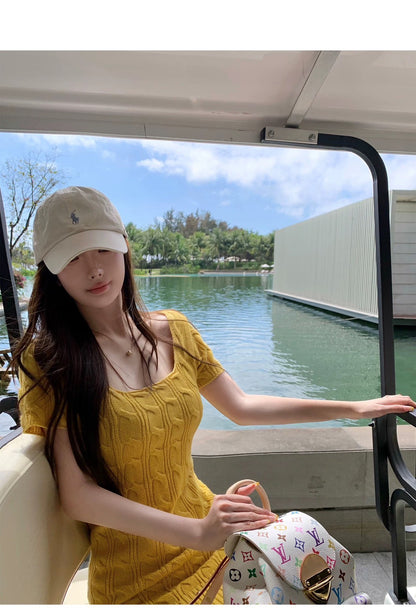 Wed.顯瘦方領清純少女麻花針織包臀裙 黃