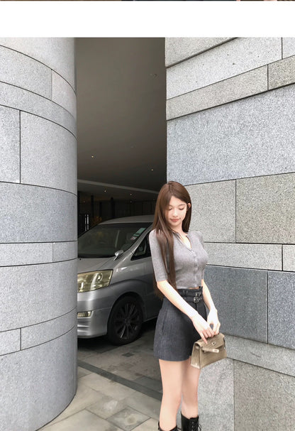 Wed.韓系天菜 氣質鈕扣可調緊身針織5分袖上衣 灰