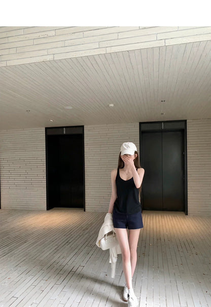 Wed.美式慵懶鬆弛 簡約U領素雅背心 黑/白