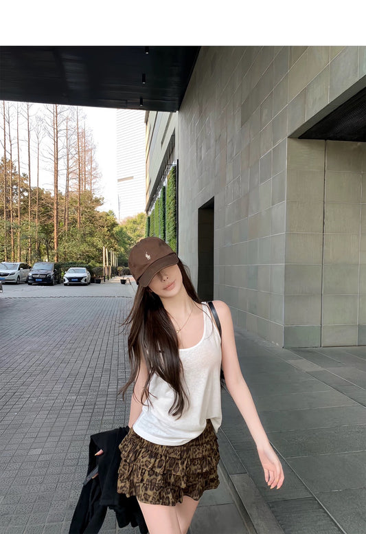 Wed.美式慵懶鬆弛 簡約U領素雅背心 黑/白