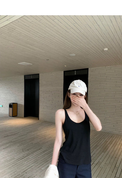 Wed.美式慵懶鬆弛 簡約U領素雅背心 黑/白
