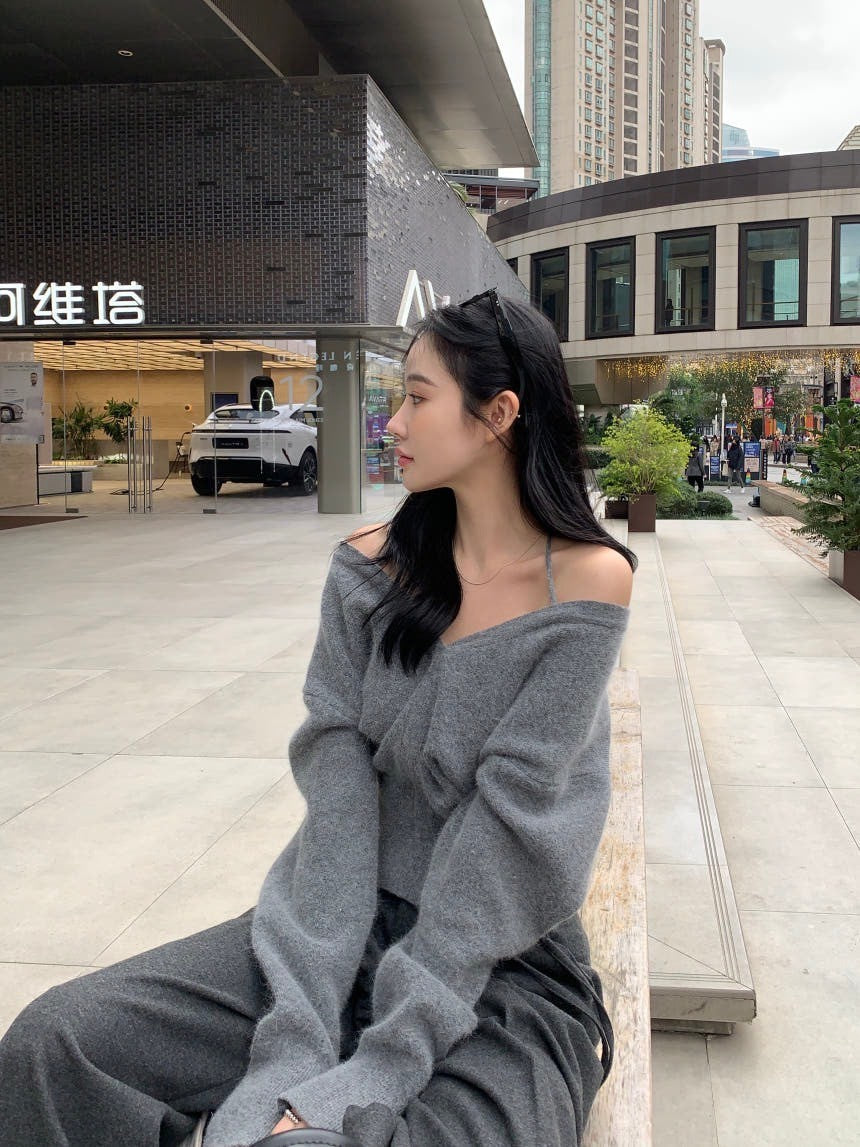 Fri.經典設計款 氣質V領收腰感掛脖針織上衣 灰