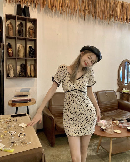 Sat. 復古小個子碎花短洋裝