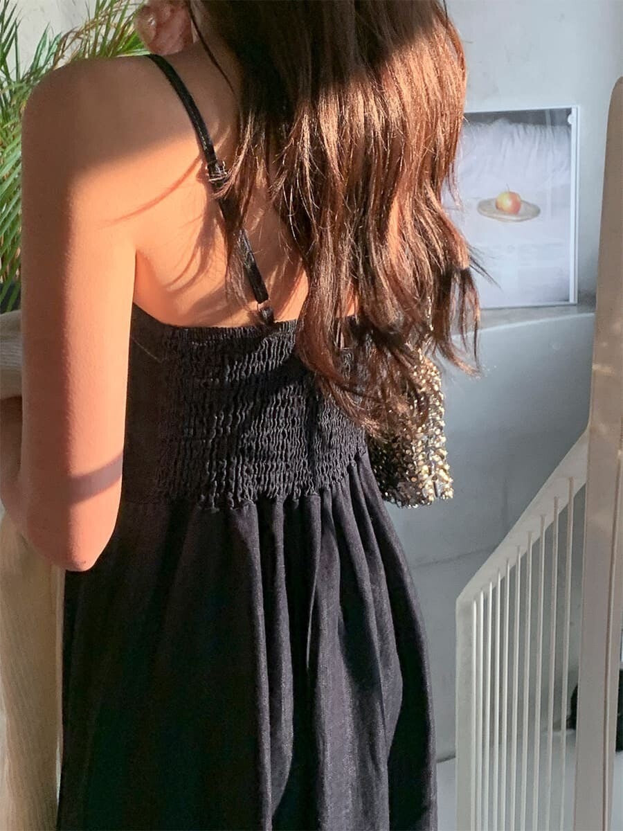 Tue. 一眼氣質 鄰家丹寧藍背心連身裙