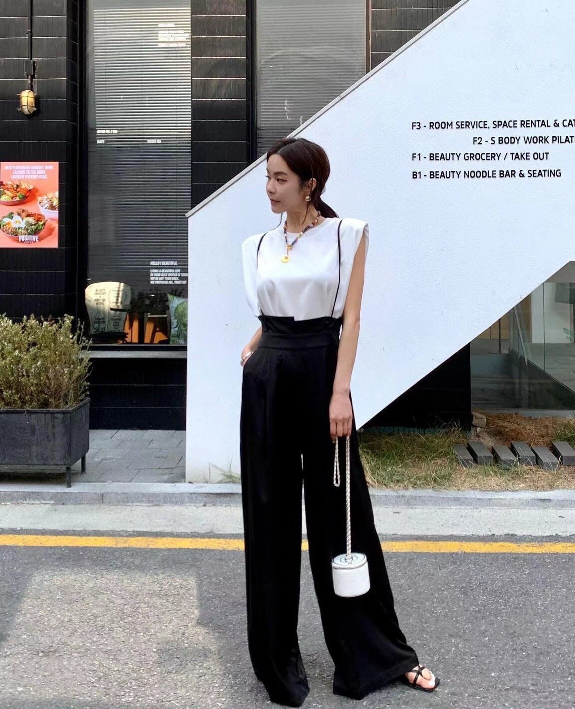 Tue. 復古極高腰闊腿休閒褲 印花/純黑