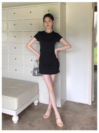 Sat. 簡單穿休閒 圓領後背縷空抓皺修身裙 咖/黑